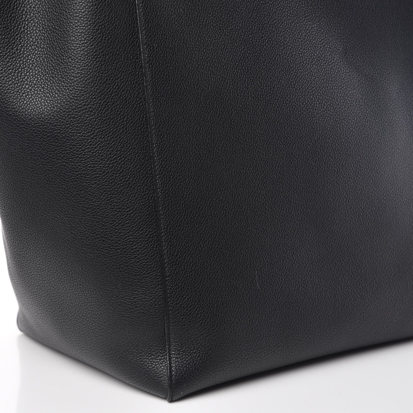 Soft Grained Calfskin Medium Belt Cabas Phantom Black