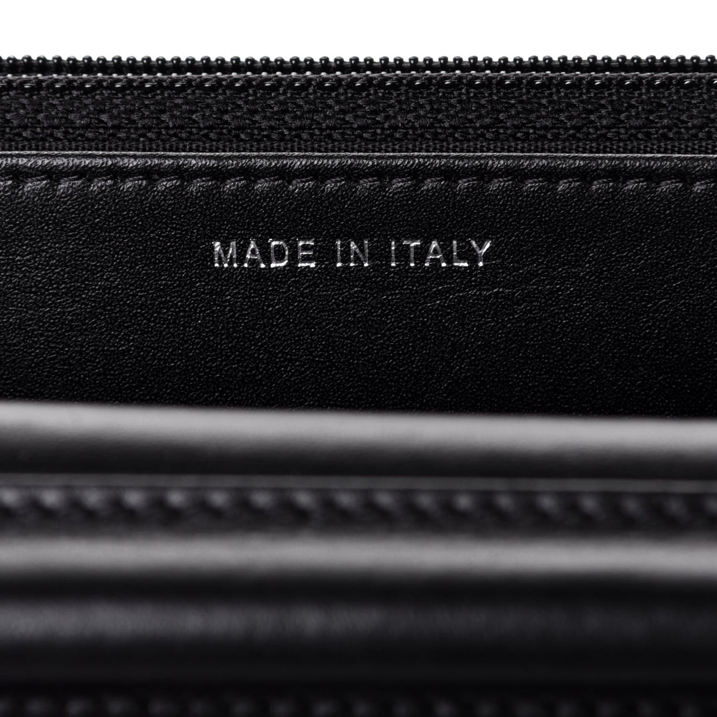 Calfskin Chain 20s Signe Wallet on Chain WOC Black