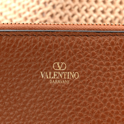 Valentino Garavani Raffia Grained Calfskin Medium Rockstud Vlogo Tote Naturale 7 of 11