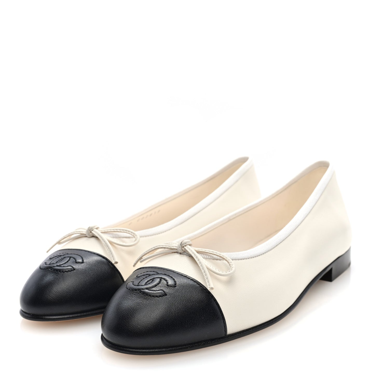 Lambskin Cap Toe CC Ballerina Flats 37.5 White Black