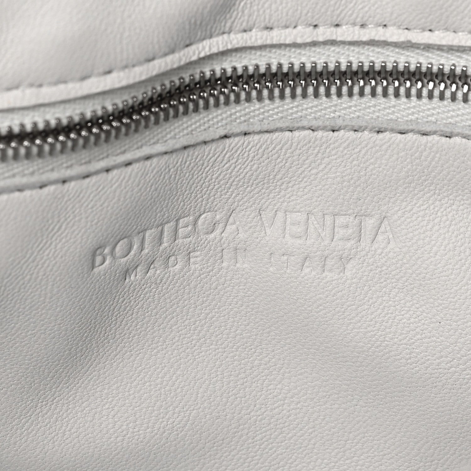 Bottega Veneta Lambskin Maxi Intreccio Overlock Stitched Cassette Crossbody Bag White Parakeet 6 of 7