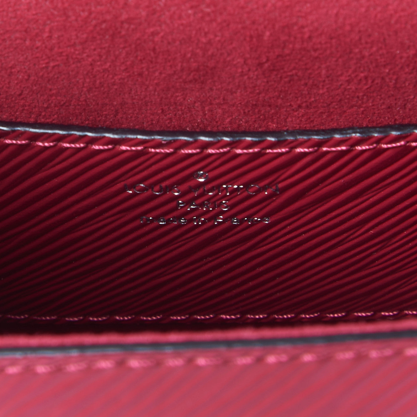 Epi Twist Shoulder Bag MM Fuchsia