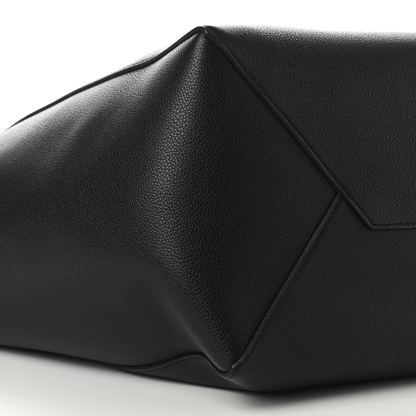 Soft Grained Calfskin Medium Belt Cabas Phantom Black
