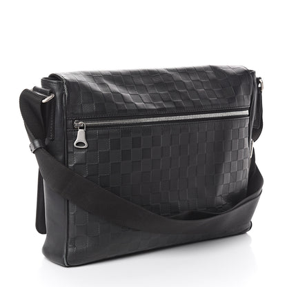 Louis Vuitton Damier Infini District MM Onyx 2 of 8