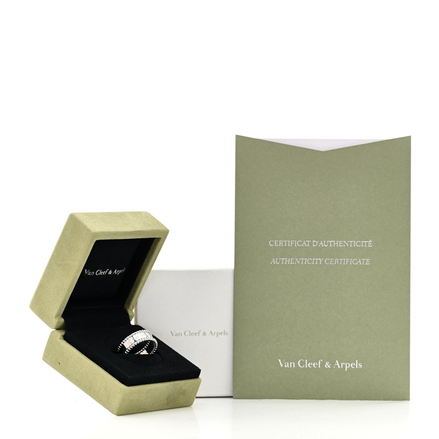 18K White Gold Perlee Signature Ring 58 8.25