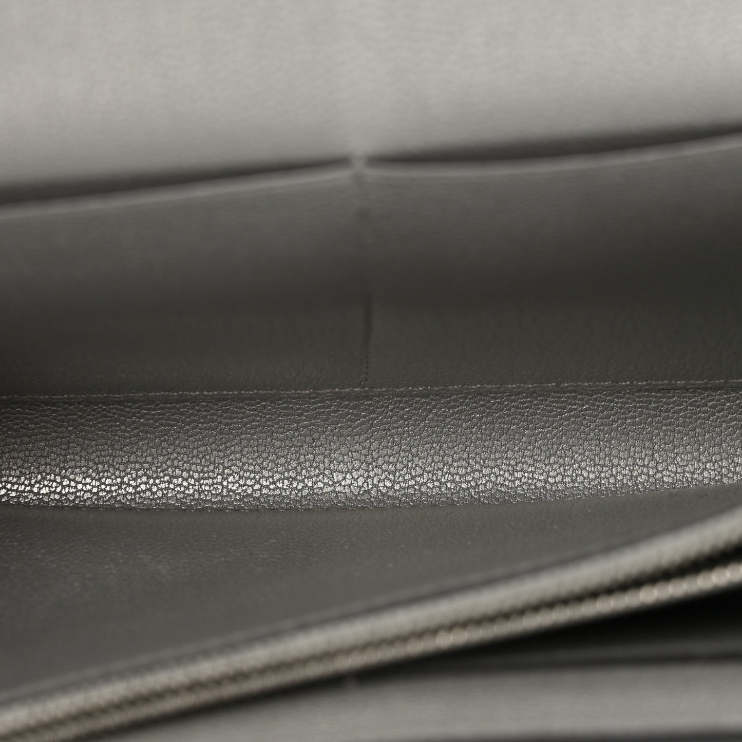 Metallic Chevre Chamkilight Kelly Wallet To Go Argent