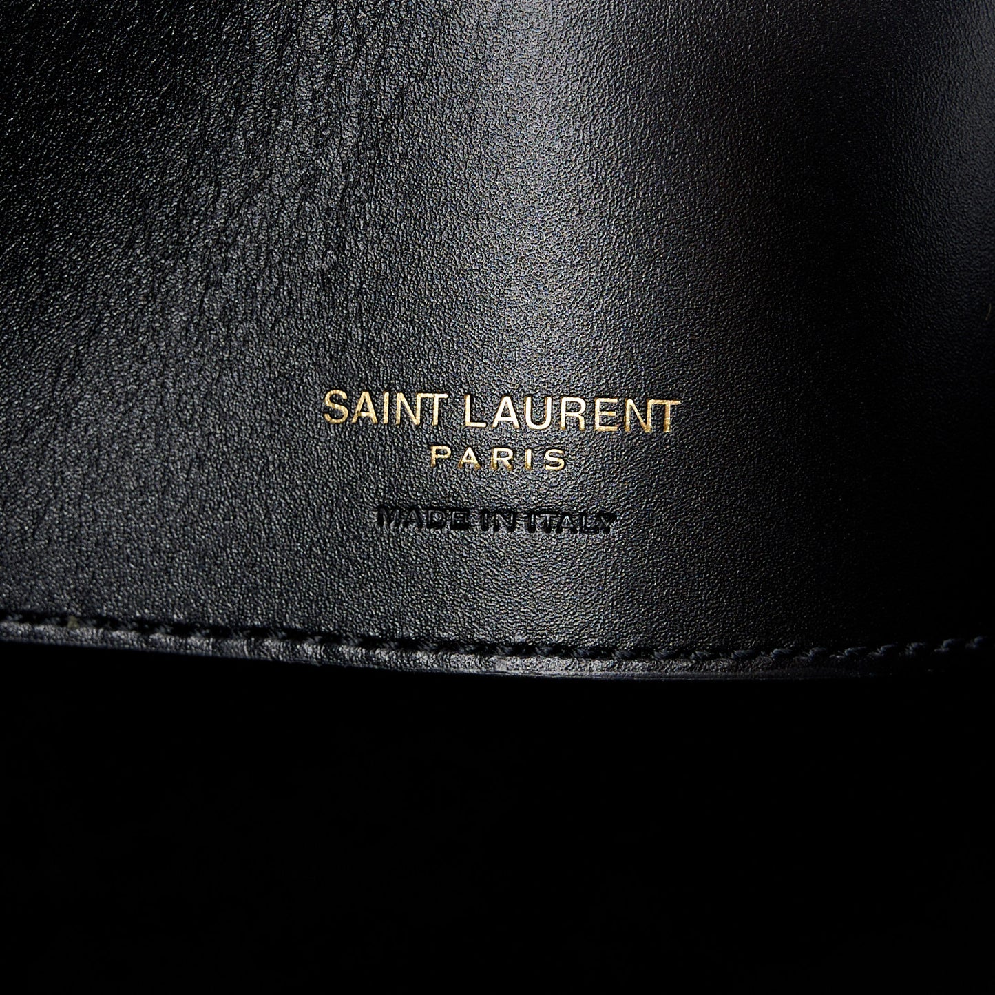 Shiny Calfskin Le 37 Bucket Bag Black