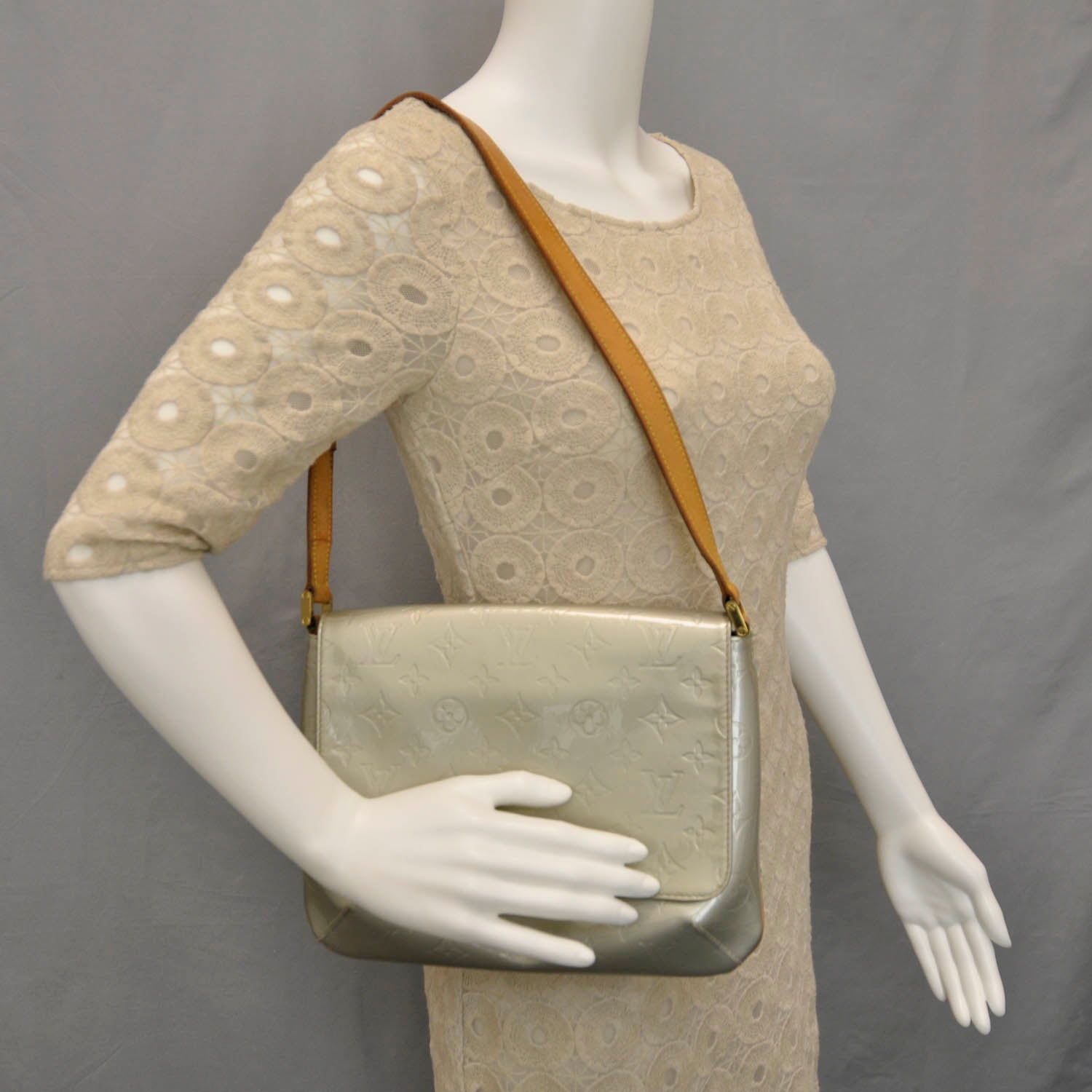 Louis Vuitton Vernis Thompson Street Silver 2 of 10