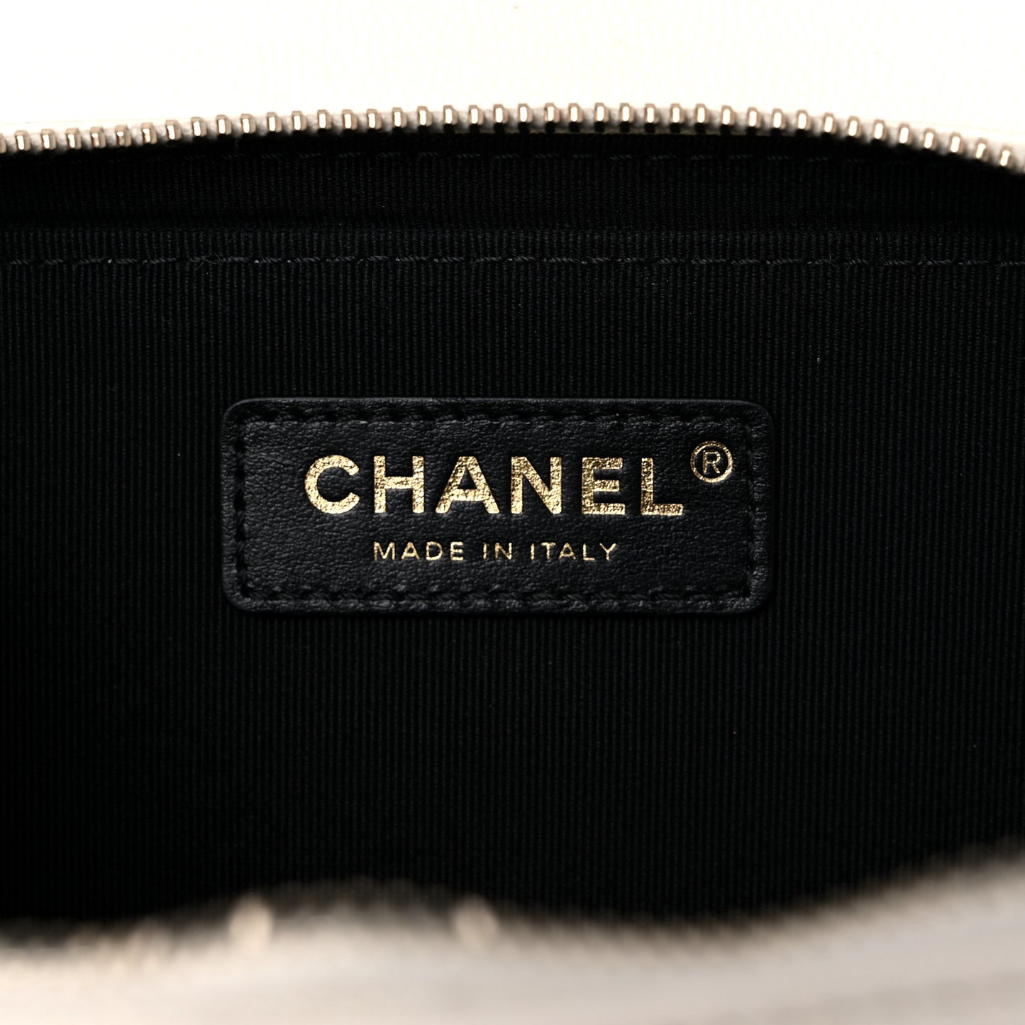 Caviar Quilted Like A Wallet Flap White