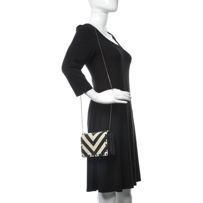 Valentino Garavani Vitello Chevron Rockstud Wallet on Chain Light Ivory Black 2 of 7