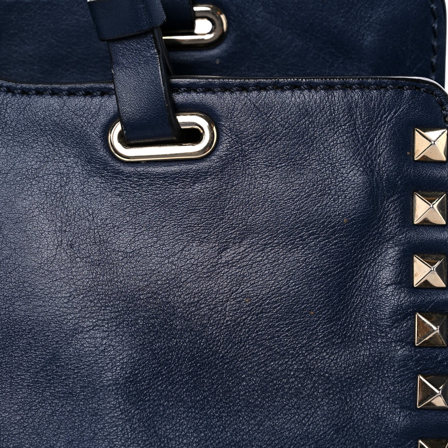 Vitello Medium Rockstud Tote Marine