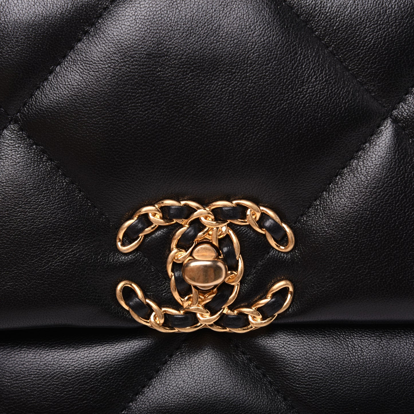 Lambskin Quilted Medium 19 Flap Black