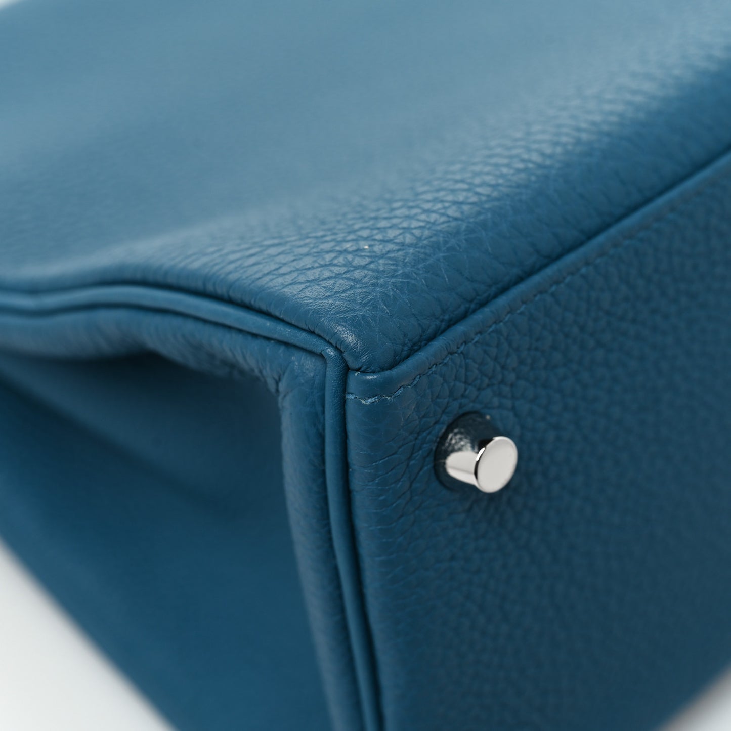 Togo Kelly Retourne 28 Bleu De Galice