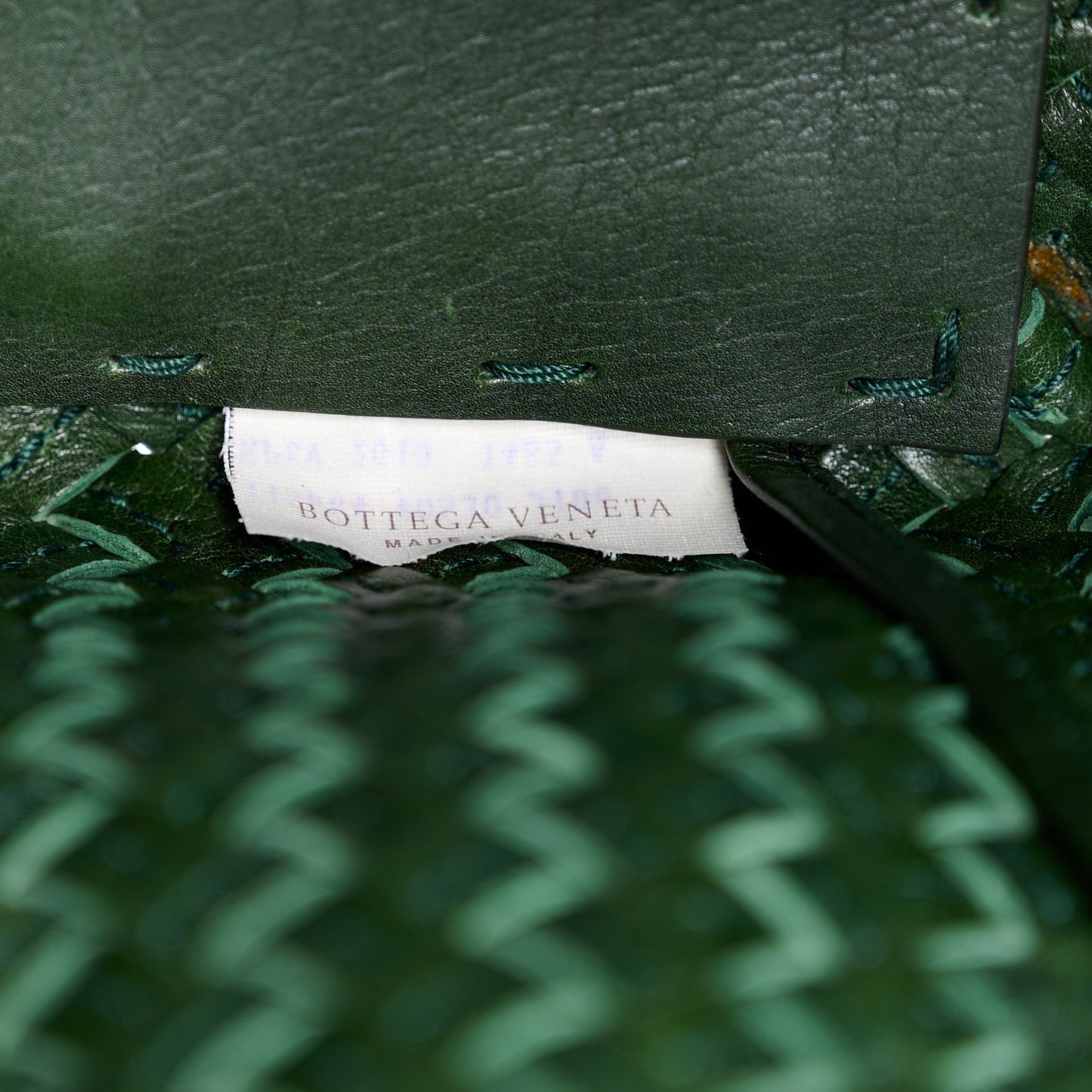 Chevre Intrecciato Medium Cabat Bottle