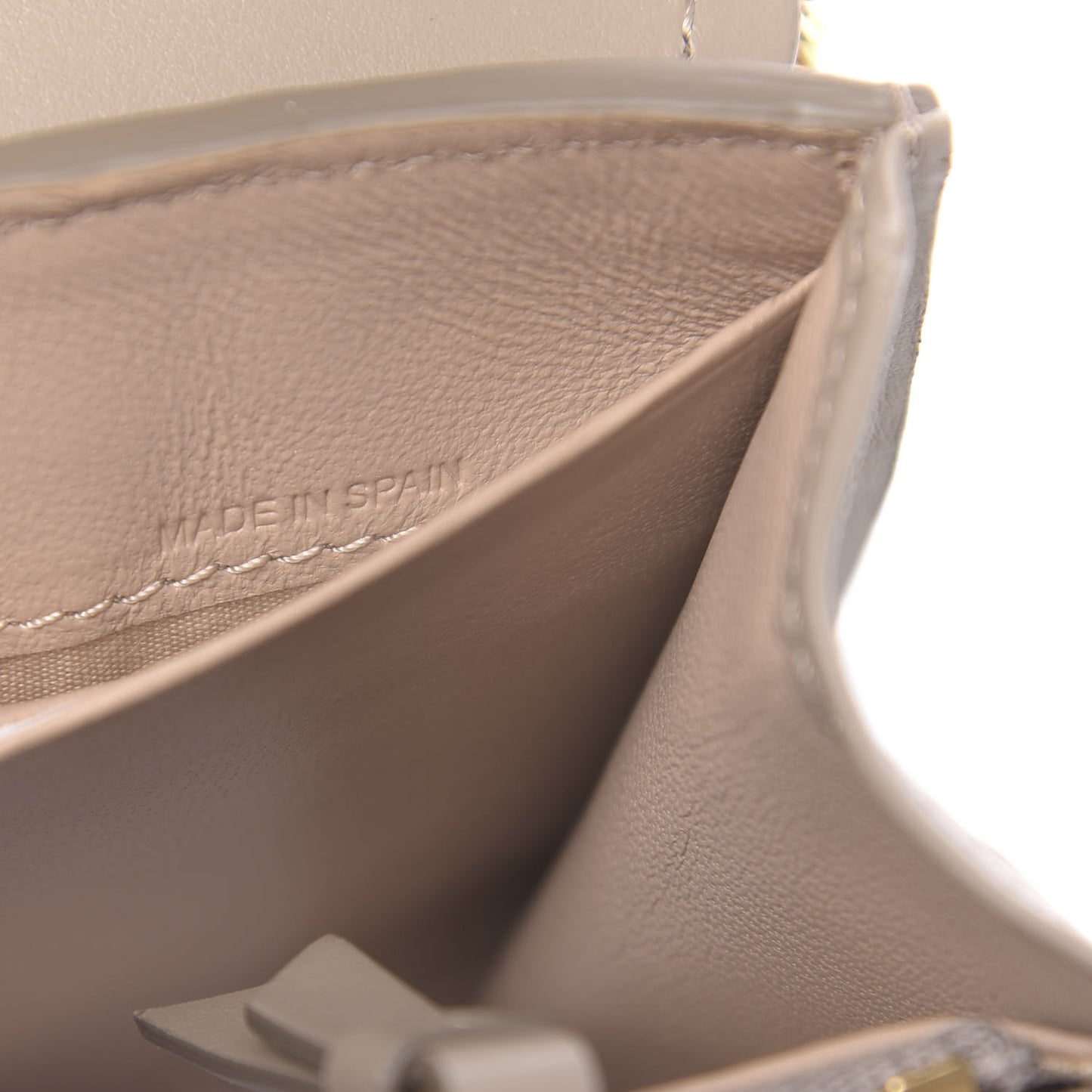 Grained Calfskin Aby Chain Wallet Motty Grey