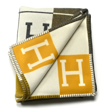 Hermes Wool Cashmere Avalon III Blanket Gris Soleil 2 of 3