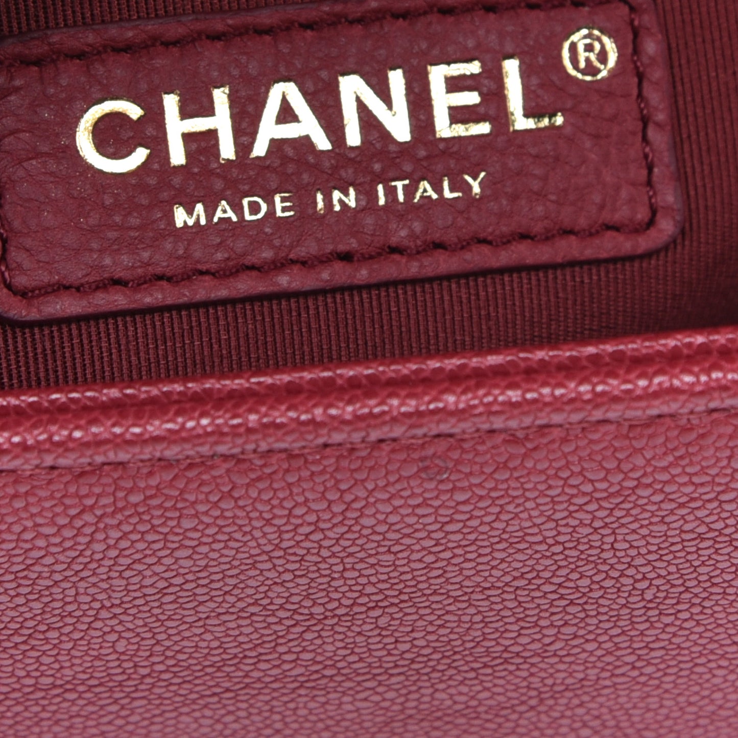 Caviar Quilted Medium Boy Flap Red