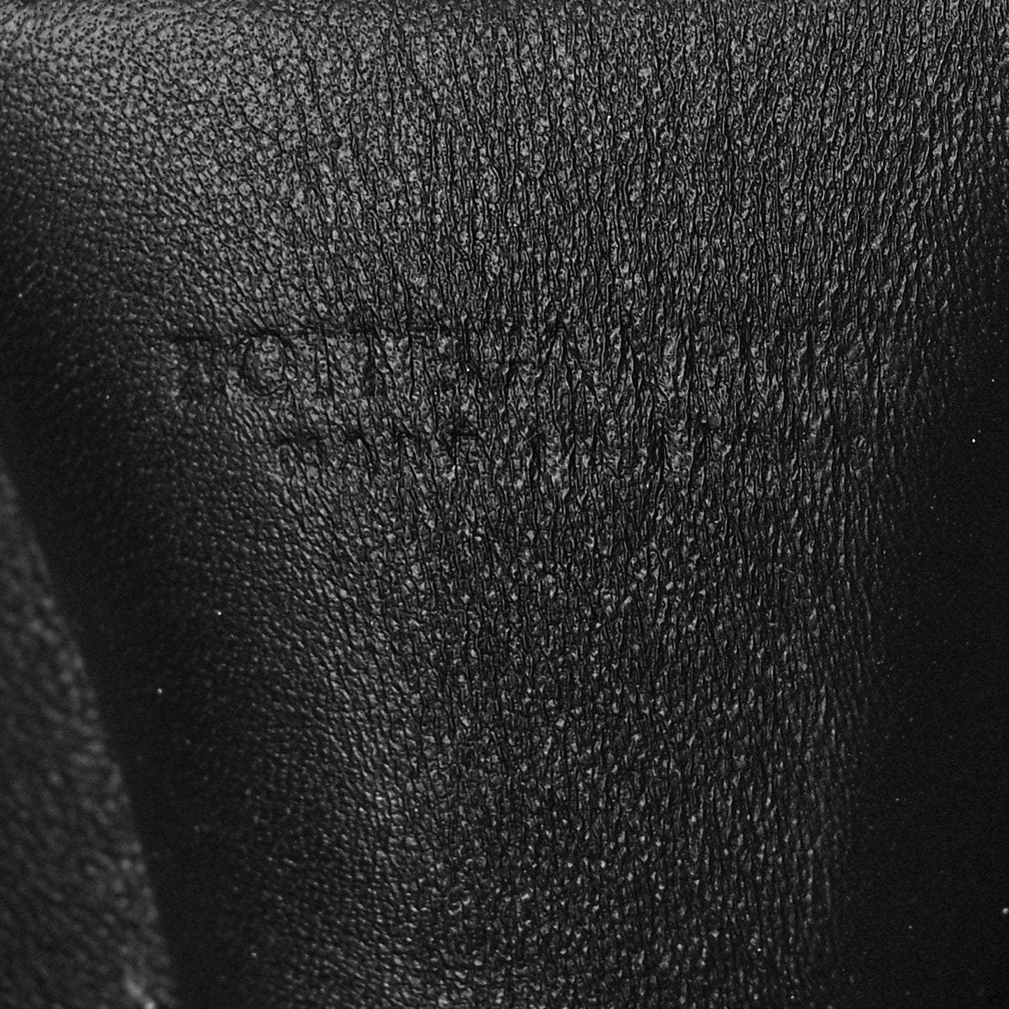 Pebble Rock Mini Chain Clutch Grey