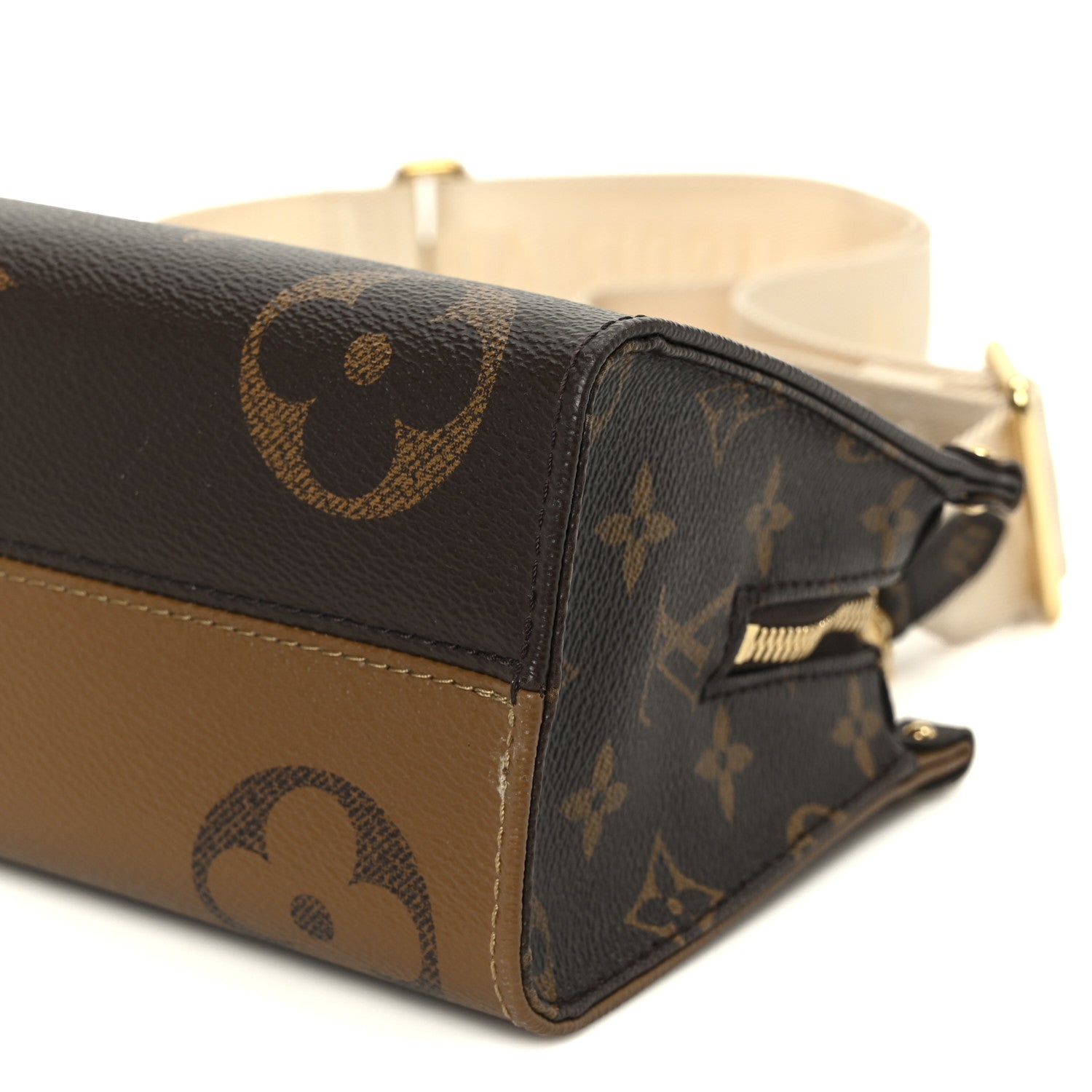 Louis Vuitton Reverse Monogram Giant OnTheGo East West 11 of 11