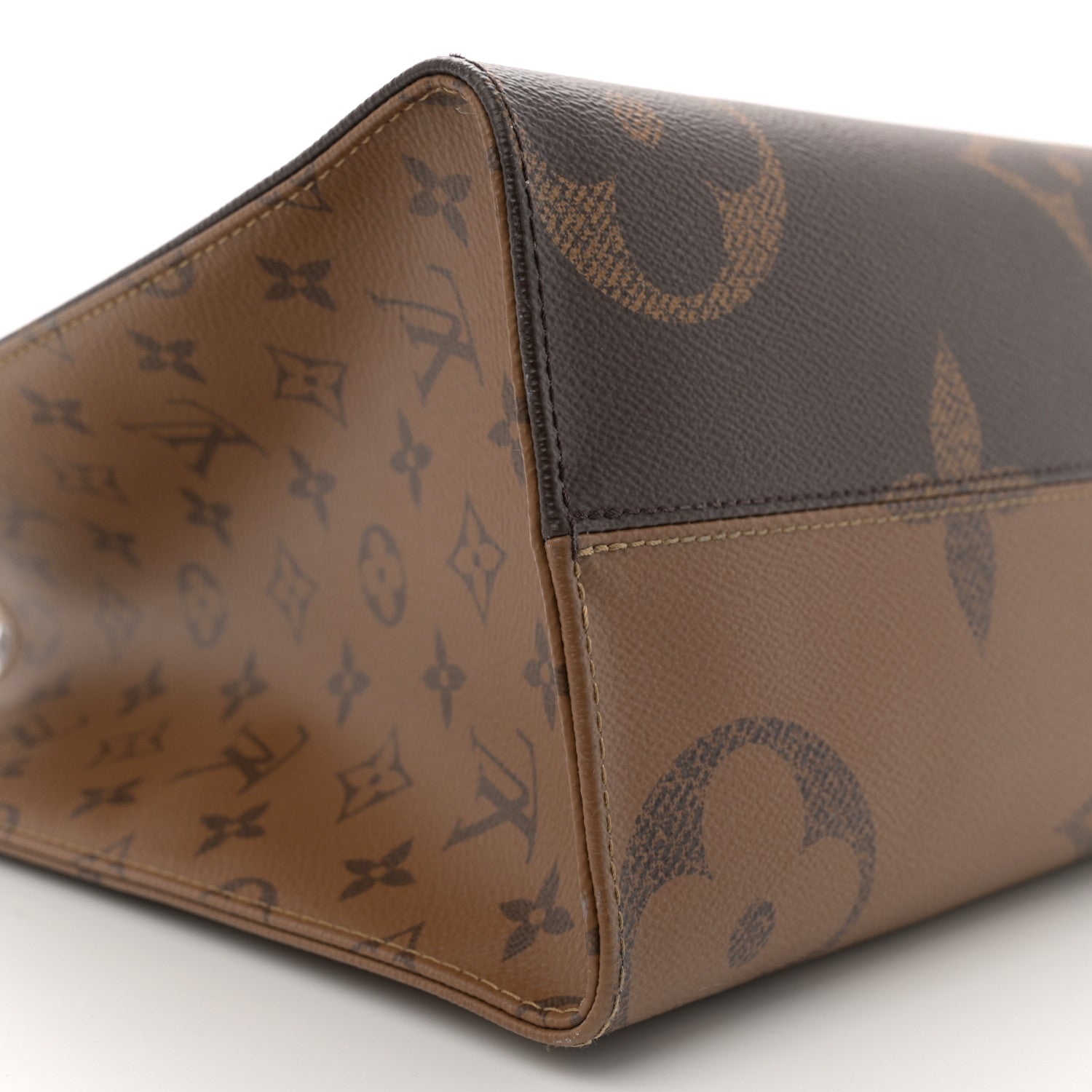 Louis Vuitton Reverse Monogram Giant Onthego MM 8 of 11