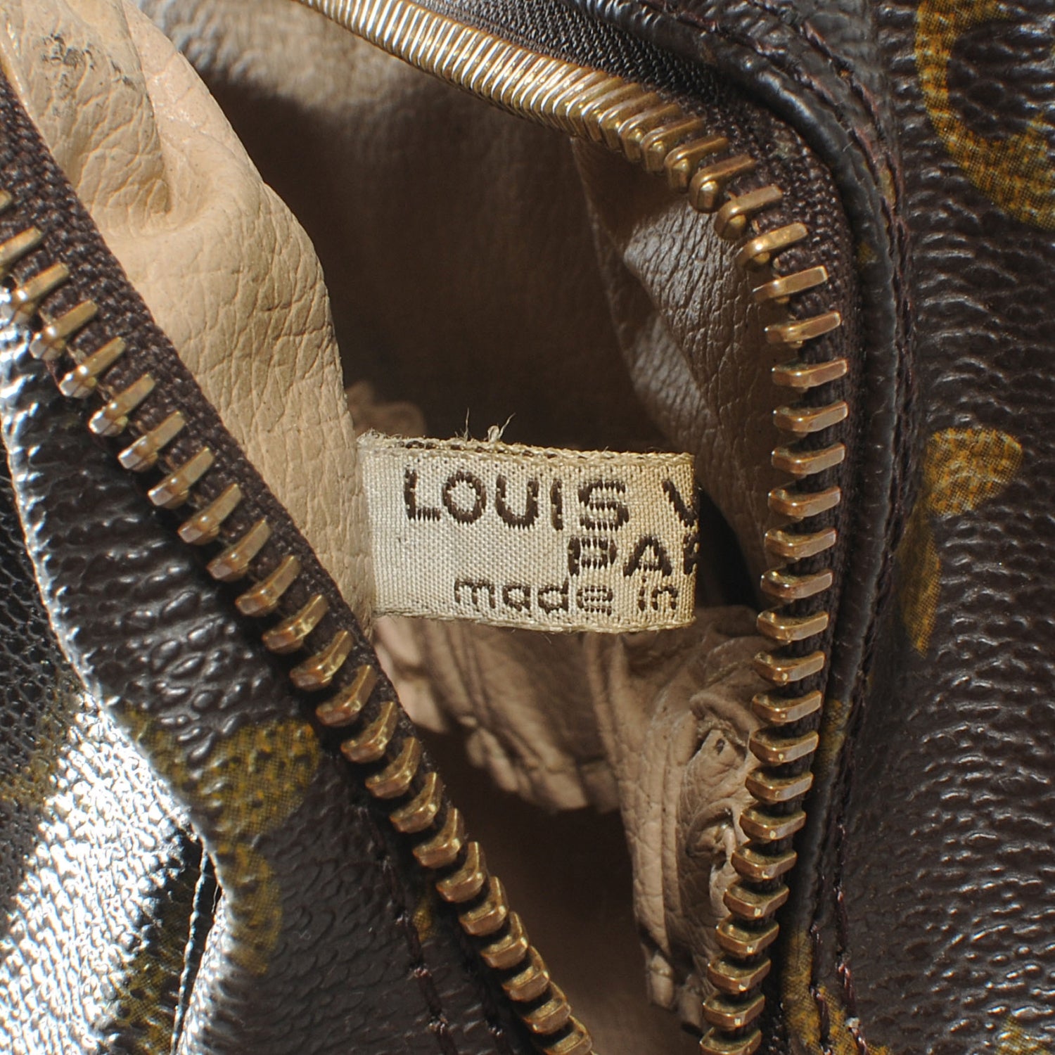 Louis Vuitton Monogram Trousse Toilette 28 8 of 8