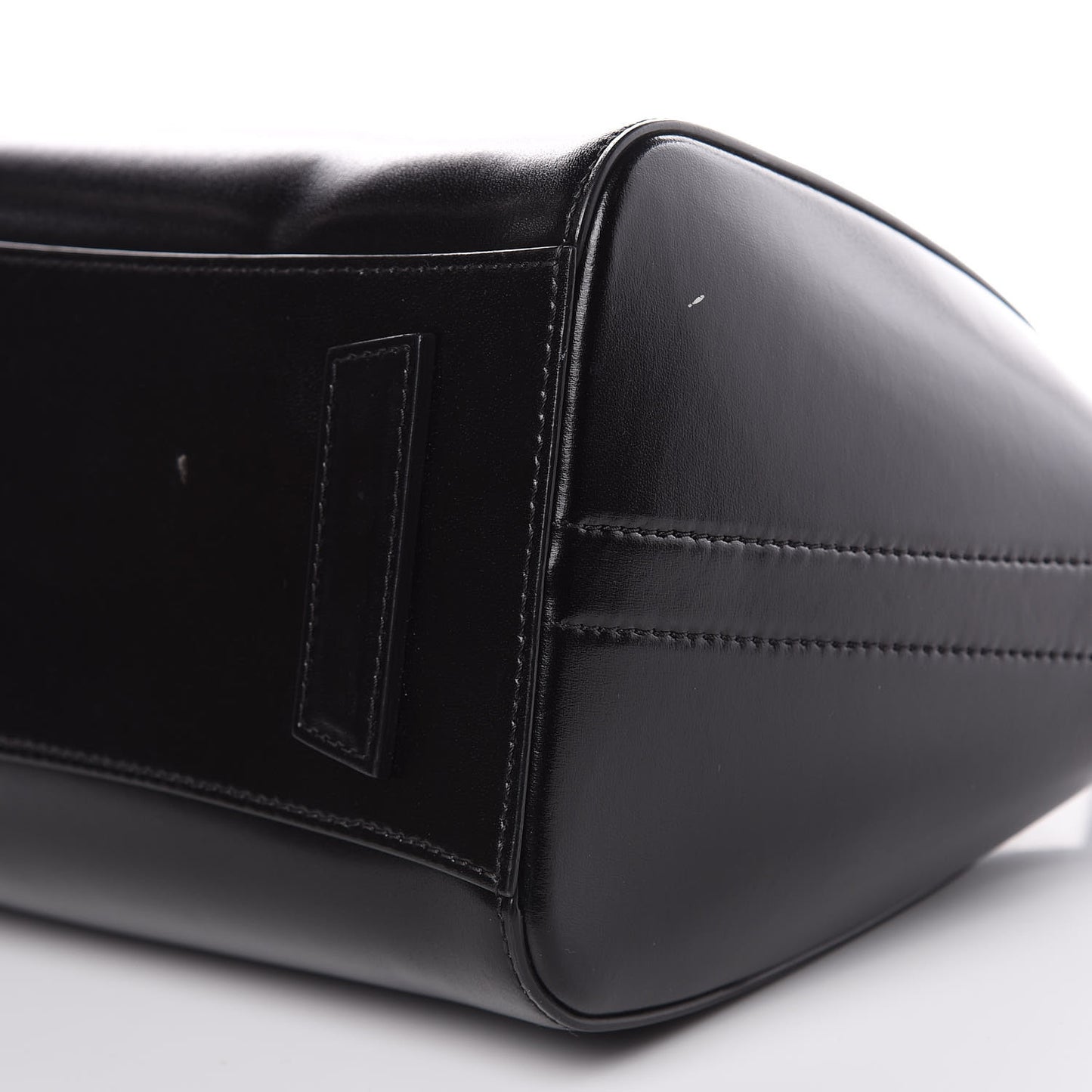 Shiny Lord Calfskin Small Antigona Black