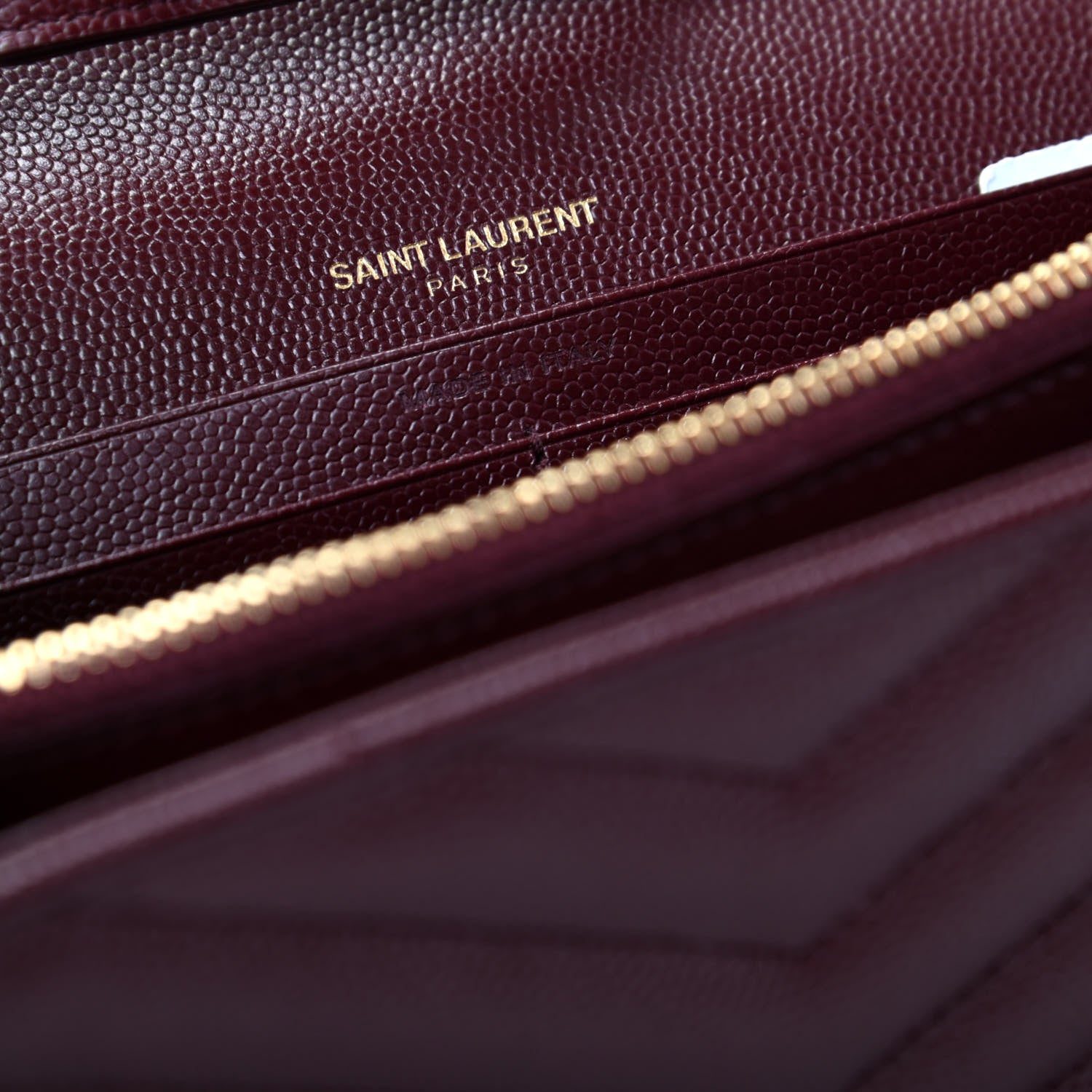 Saint Laurent Grain De Poudre Matelasse Chevron Monogram Chain Wallet Rouge Legion 9 of 9