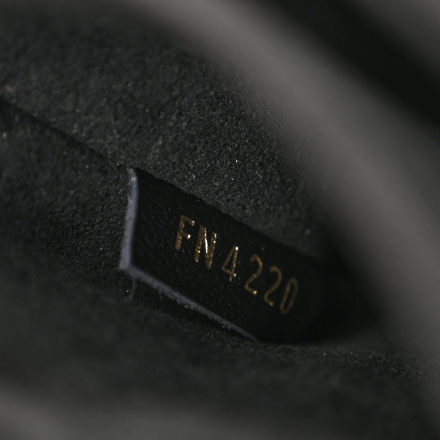 Calfskin New Wave Chain MM Black