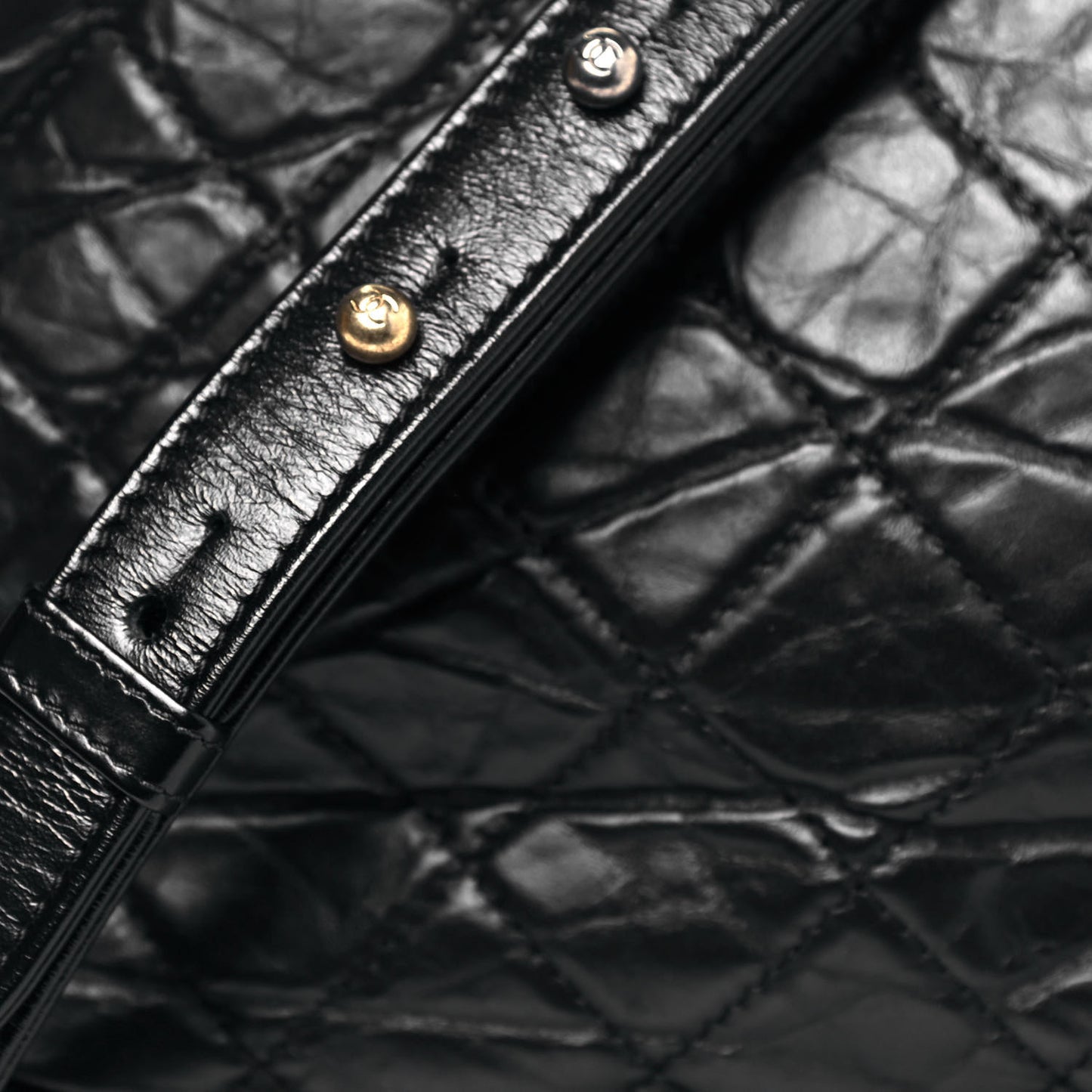 Aged Calfskin Quilted Medium Gabrielle Hobo Black