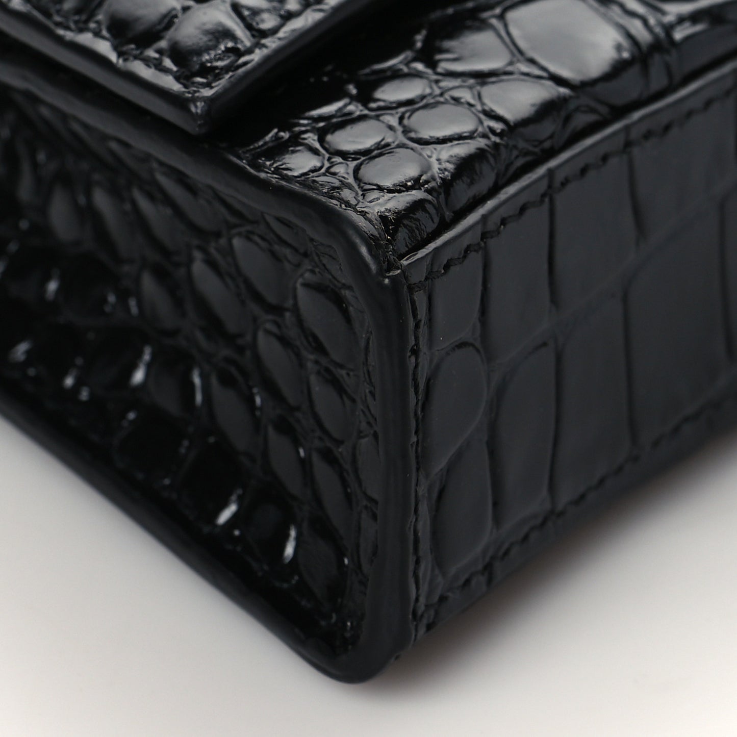 Shiny Calfskin Strass Monochrome Crocodile Embossed Hourglass Chain Bag Black