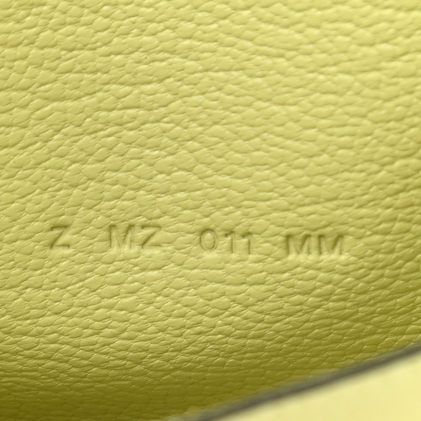 Chevre Mysore Kelly Pocket Compact Wallet Jaune Bourgeon