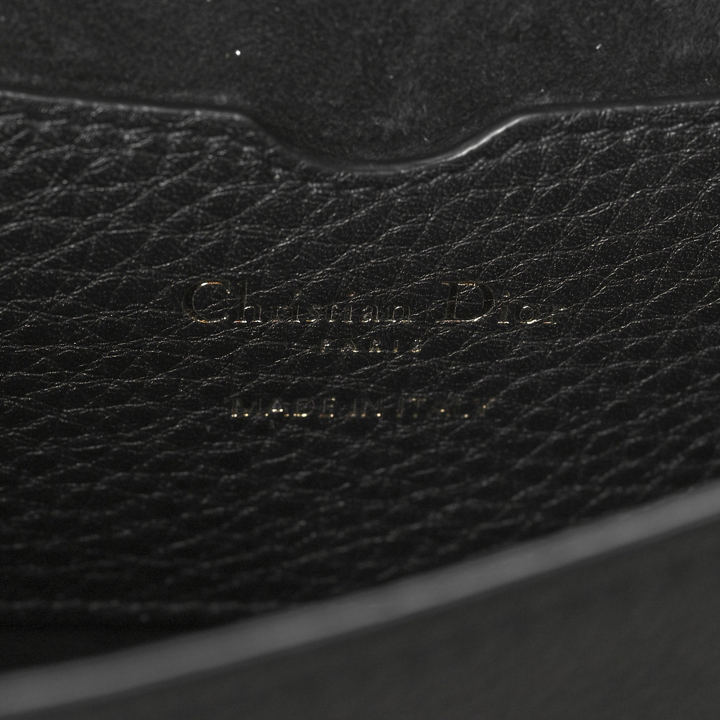 Grained Calfskin Medium Bobby Flap Black