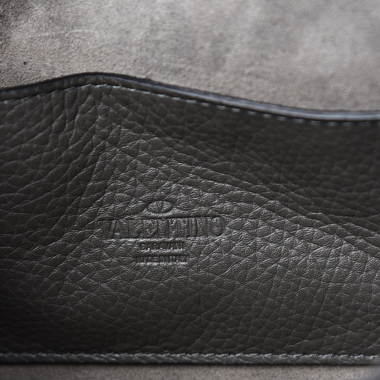 Pebbled Calfskin Medium Rockstud Flip Lock Crossbody Bag Graphite