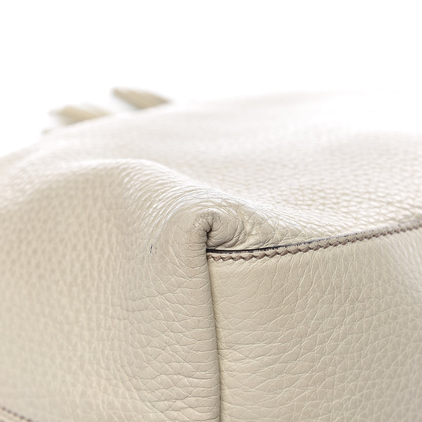 Pebbled Calfskin Medium Soho Chain Shoulder Bag Off White
