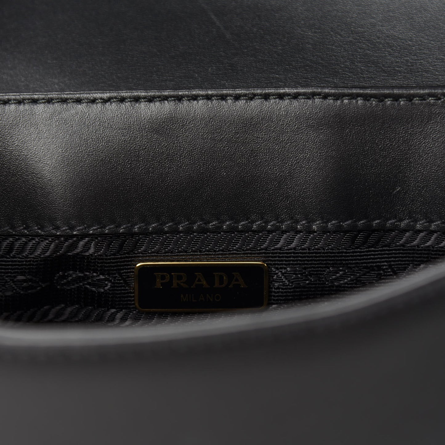 Vitello Flap Shoulder Bag Black