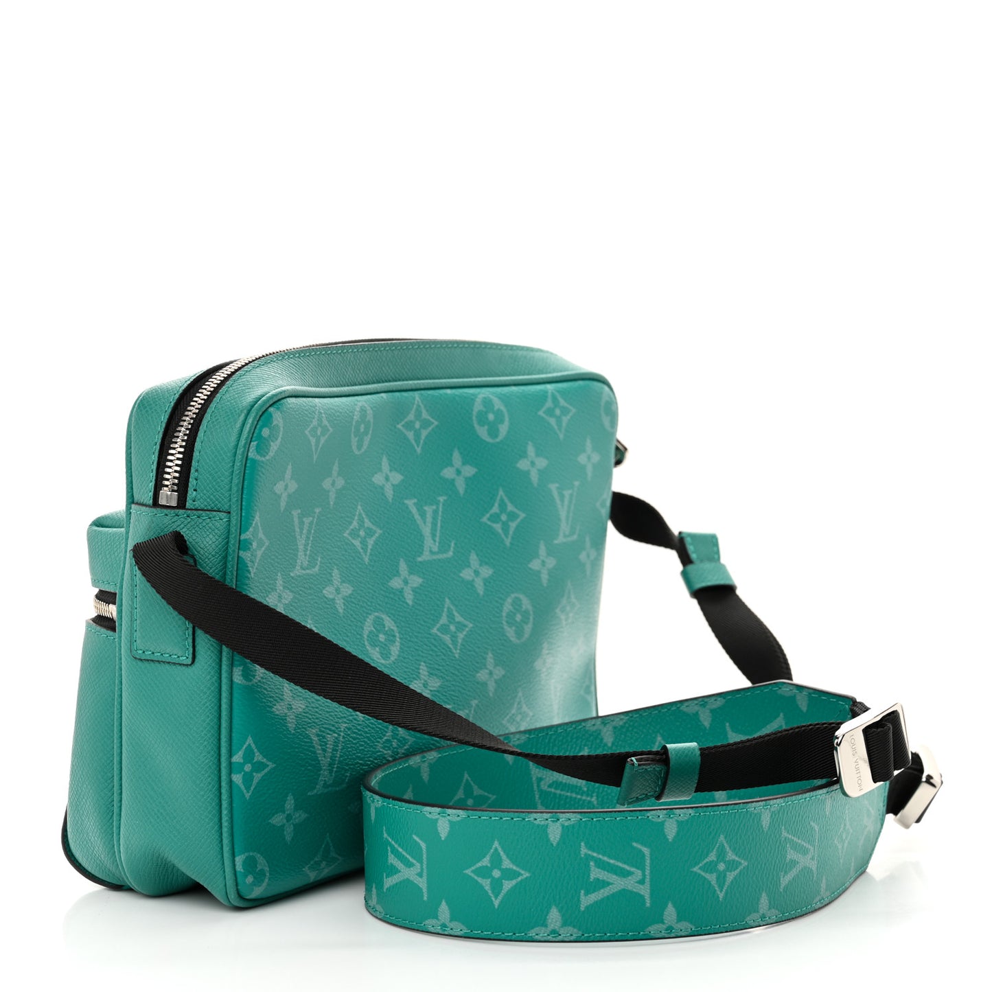 Taiga Monogram Outdoor Messenger Vert