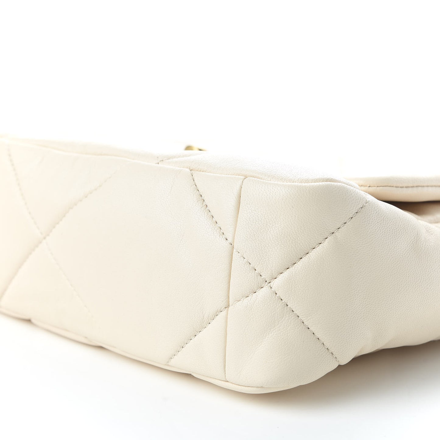 Lambskin Quilted Medium 19 Flap White
