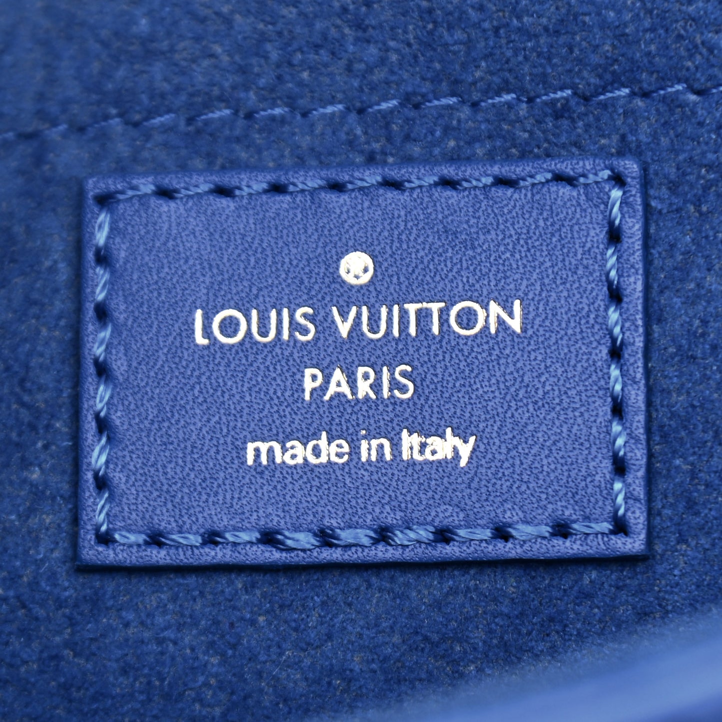 Calfskin New Wave Chain PM Blue Neon