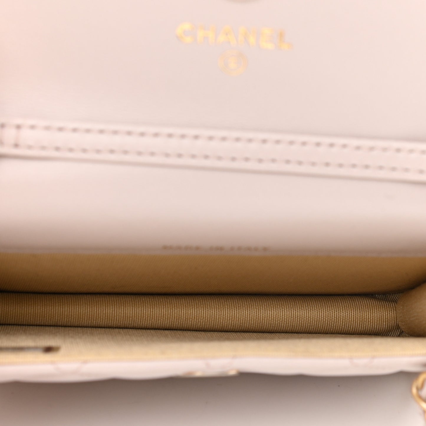 Lambskin Quilted Pearl Crush Clutch With Chain Light Purple
