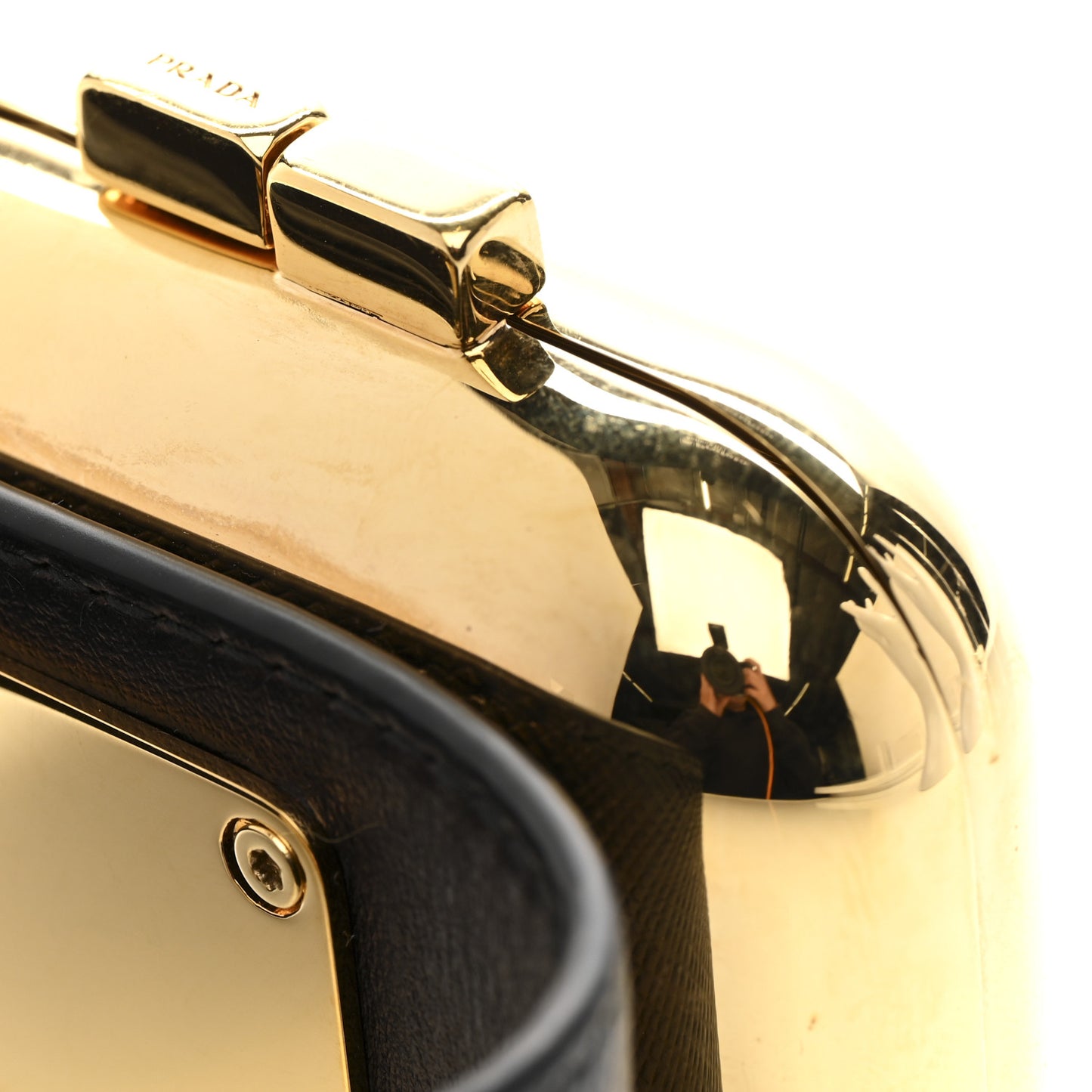 Saffiano Metal Wrist Case M Gold