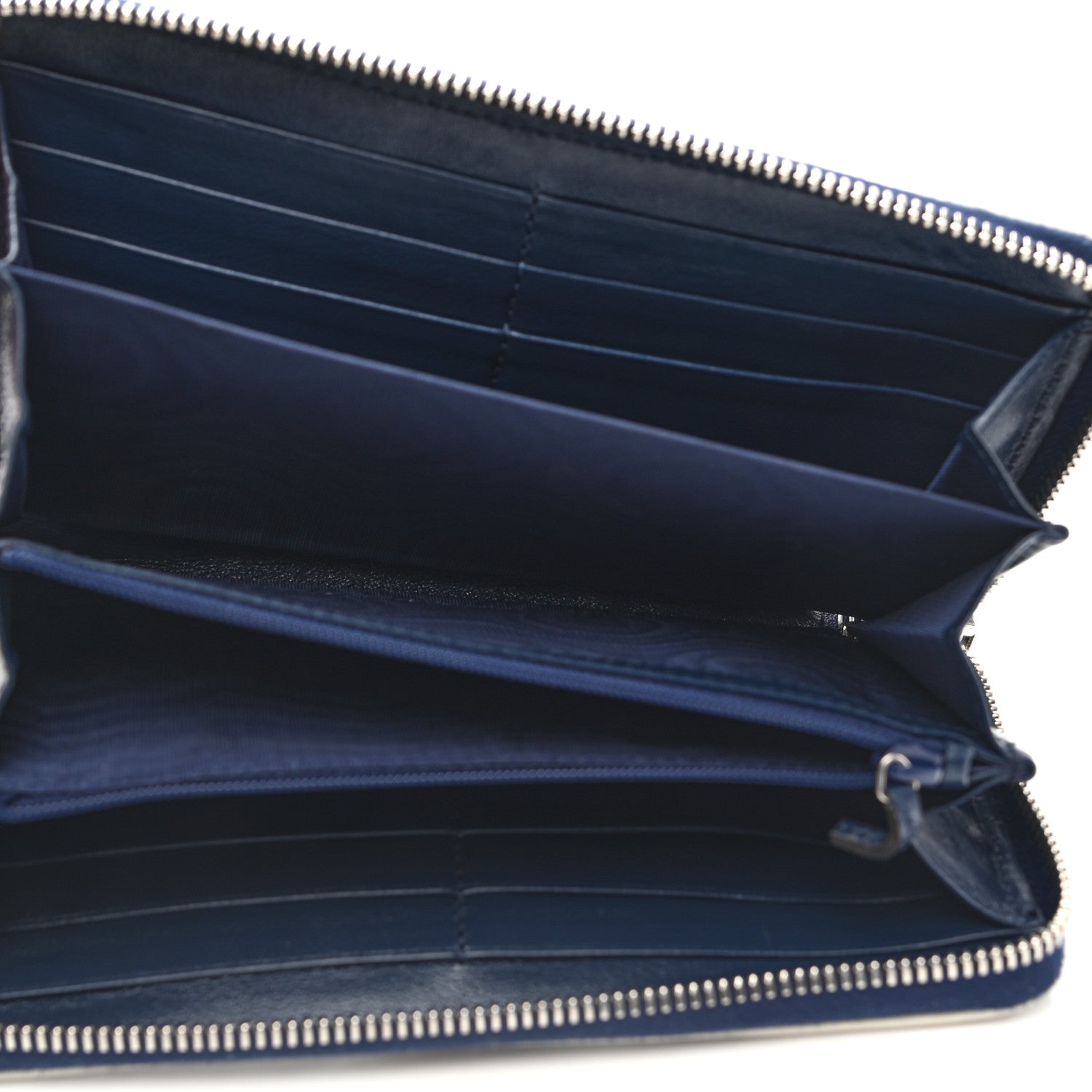 Gucci Vintage Effect Calfskin Matelasse Diagonal Torchon GG Marmont Zip Around Wallet Blue Agata Mystic White 5 of 8