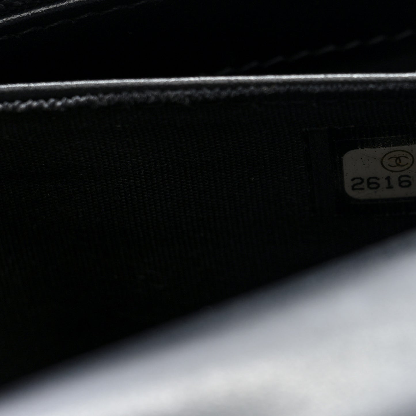 Caviar Quilted Medium Filigree Flap Wallet Black