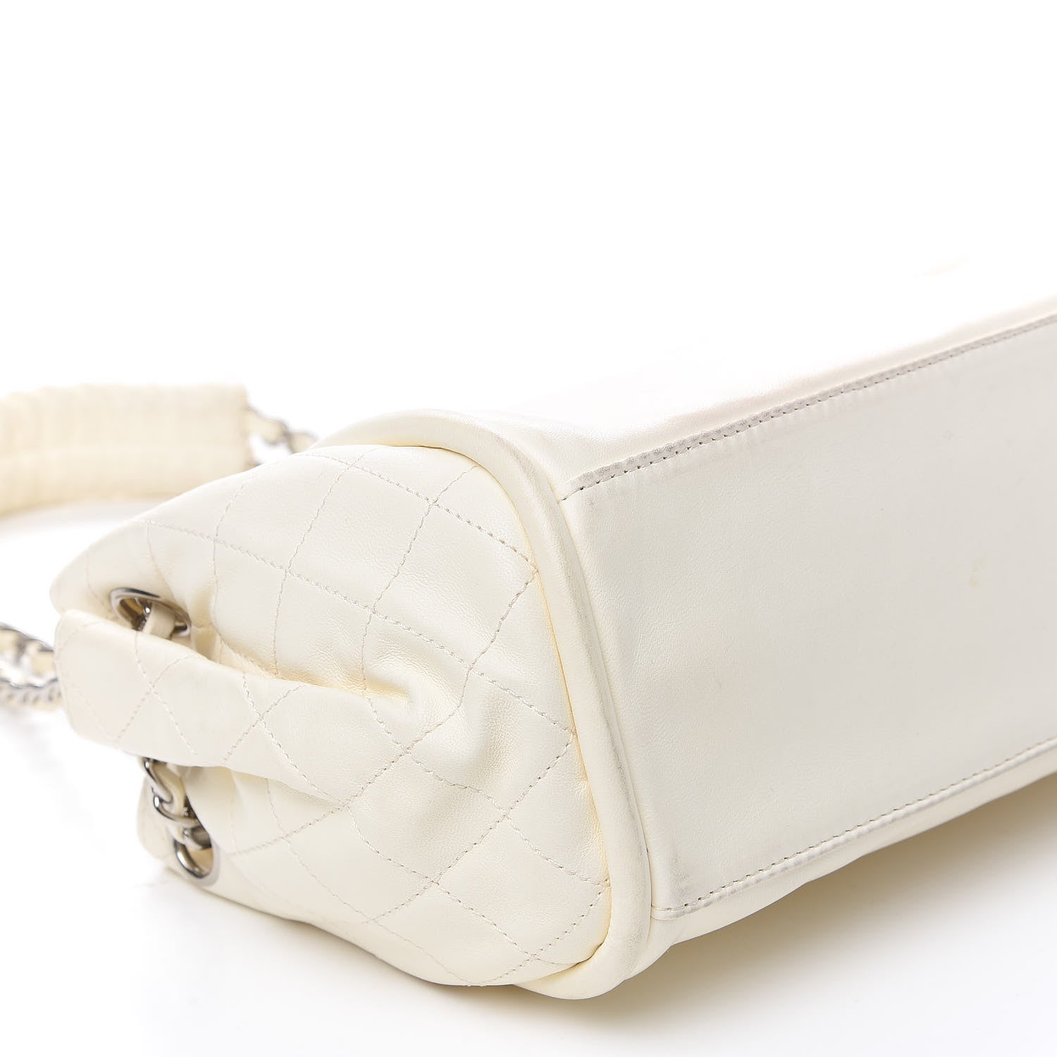Chanel Lambskin CC Kiss Lock Accordion Bag White 7 of 16