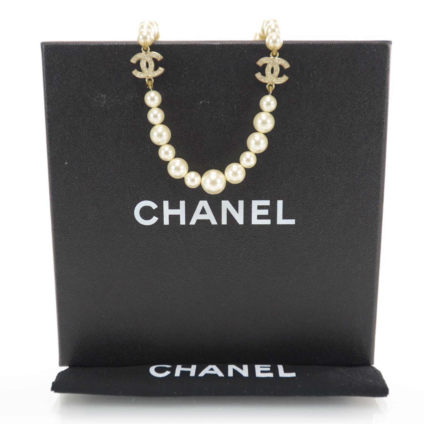 Pearl Crystal CC Short Necklace