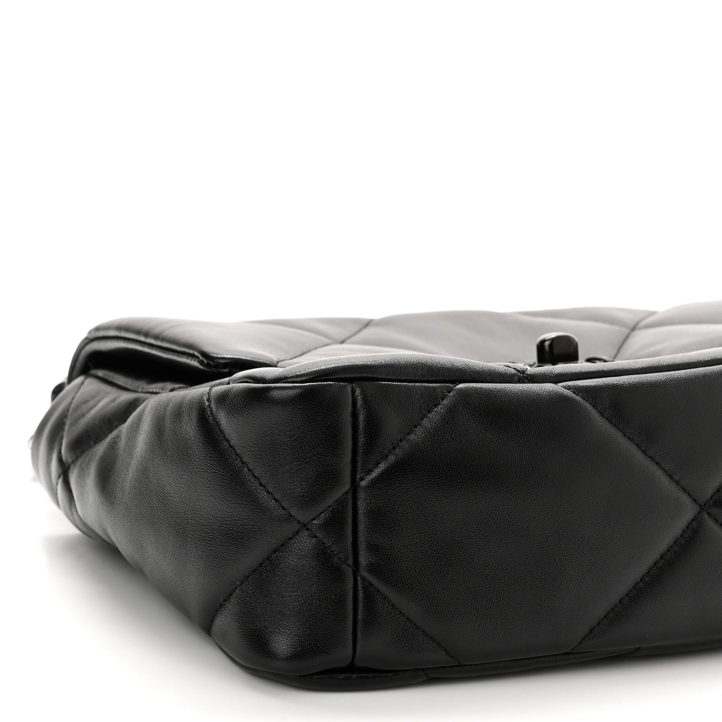 Lambskin Quilted Medium Chanel 19 Flap So Black