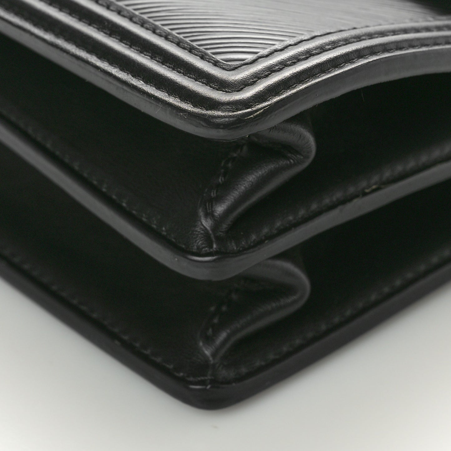 Epi Dauphine MM Black