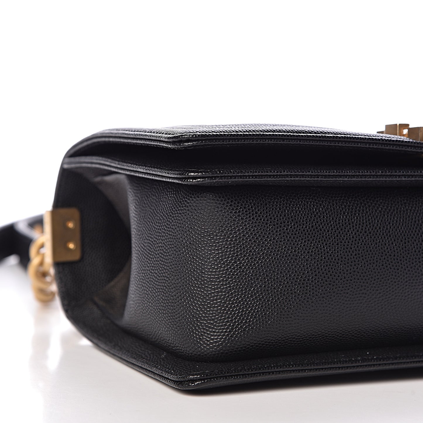 Caviar Quilted Medium Boy Flap Black