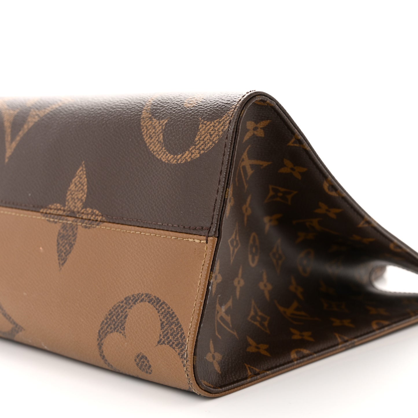 Reverse Monogram Giant Onthego MM