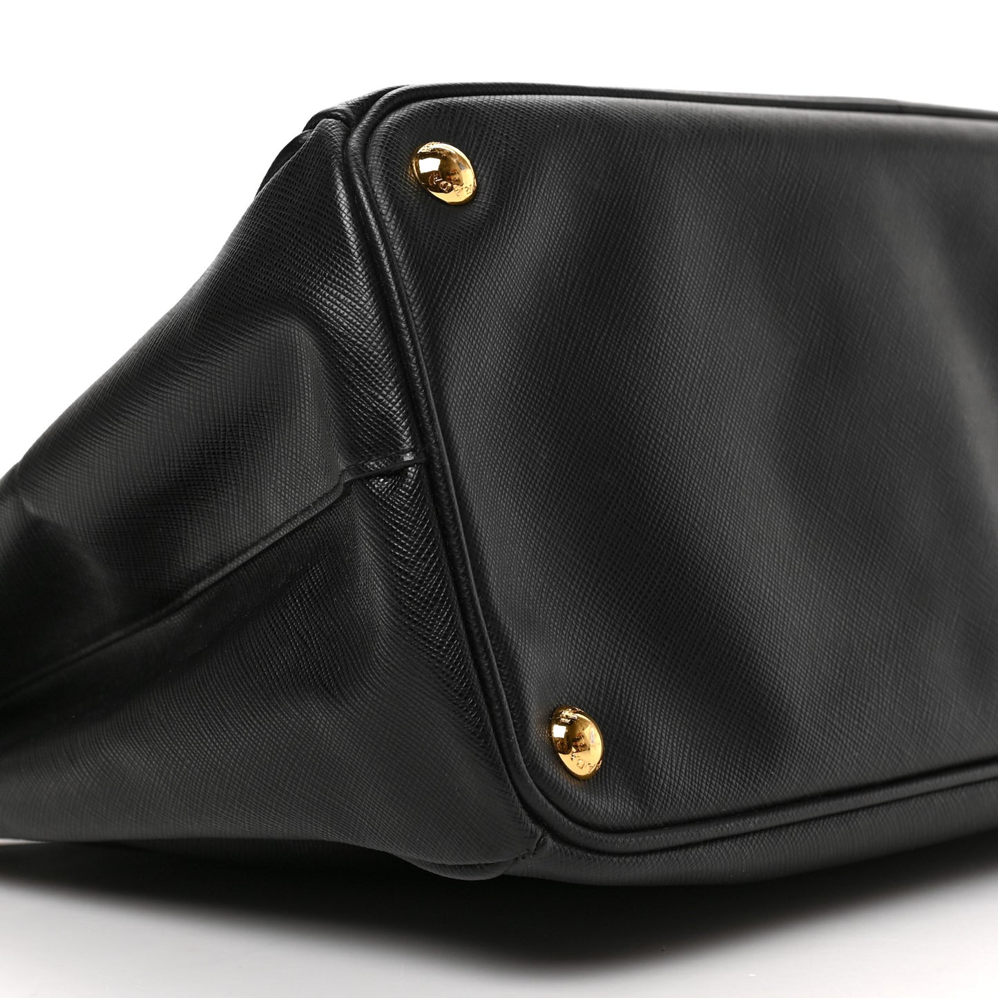 Saffiano Medium Galleria Double Zip Tote Black