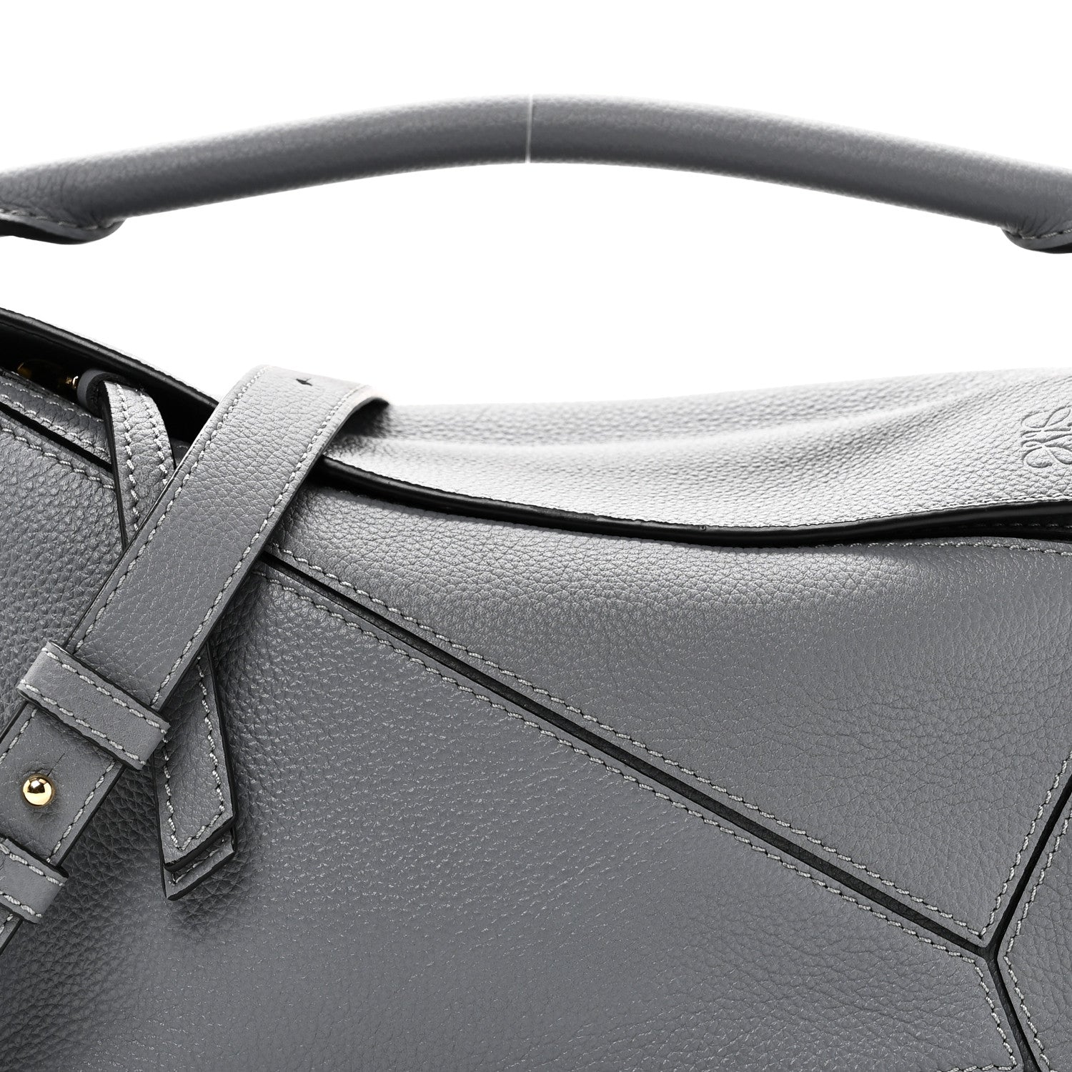 LOEWE スリングバッグ グレー LOEWE（ロエベ） ボディバッグ convertible sling コンバーチブル